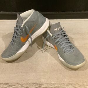 Nike Men’s Kobe A.D. Mid Snakeskin Mid Size 10 US